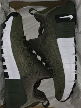 Nike Olive Green and White Men's Training Sneakers